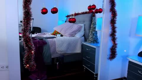 Samantha Vega online show from 12/24/24, 02:43