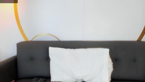 Samantha Beckham online show from 11/18/25, 03:27