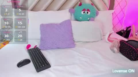 Snapshot of samantha_duque11 chatting on 03/01/25, 08:53 Samantha online show from 03/01/25, 08:53