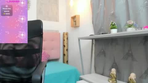 Snapshot of samantha_fox8 chatting on 12/02/25, 10:31 online show from 12/02/25, 10:31