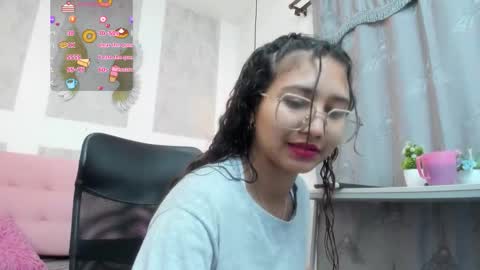 Snapshot of samantha_fox8 chatting on 12/15/25, 10:52 online show from 12/15/25, 10:52