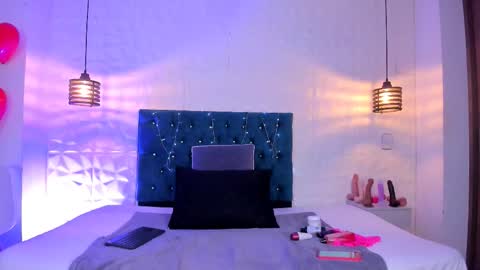 Snapshot of samantha_foxyy chatting on 02/27/26, 11:43 samantha_foxyy online show from 02/27/26, 11:43
