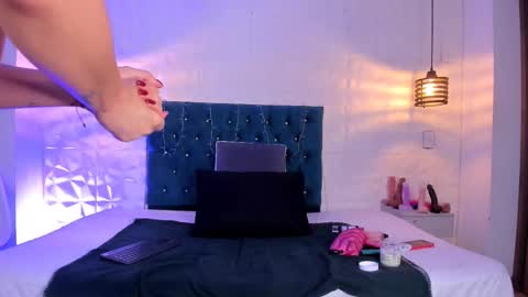 Snapshot of samantha_foxyy chatting on 03/04/26, 10:54 samantha_foxyy online show from 03/04/26, 10:54
