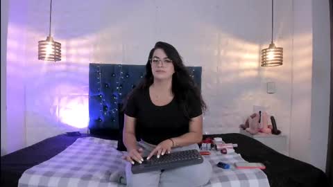 Snapshot of samantha_foxyy chatting on 05/20/26, 10:21 samantha_foxyy online show from 05/20/26, 10:21