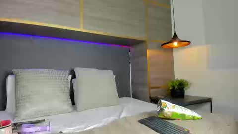 Samantha online show from 09/09/25, 02:38