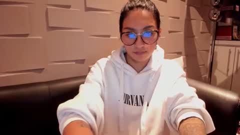 Snapshot of samantha_jadee chatting on 01/03/25, 11:01 Samantha online show from 01/03/25, 11:01