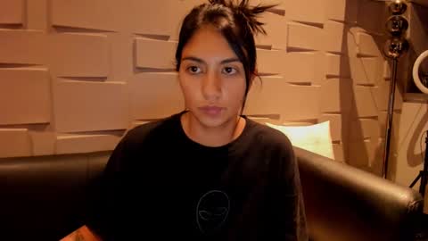 Snapshot of samantha_jadee chatting on 02/19/25, 09:39 Samantha online show from 02/19/25, 09:39
