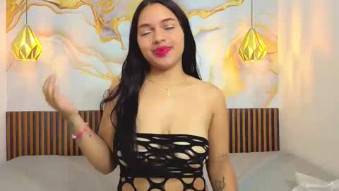 Snapshot of samantha_lopez2 chatting on 05/11/26, 04:04 samantha_lopez2 online show from 05/11/26, 04:04