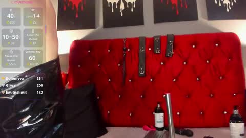 Snapshot of samantha_mouret chatting on 11/07/25, 09:15 SAMANTHA online show from 11/07/25, 09:15