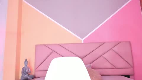 Snapshot of samantha_stan chatting on 12/18/24, 06:57 Sami online show from 12/18/24, 06:57