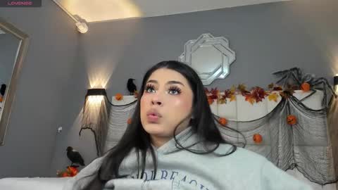 Snapshot of samanthaa_22_ chatting on 10/21/25, 11:44 Samanthaa online show from 10/21/25, 11:44