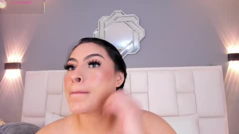 Snapshot of samanthaa_22_ chatting on 11/11/25, 11:32 Samanthaa online show from 11/11/25, 11:32