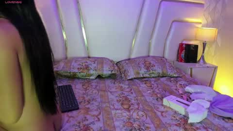 Snapshot of samanthabale chatting on 04/11/26, 12:09 Samantha online show from 04/11/26, 12:09