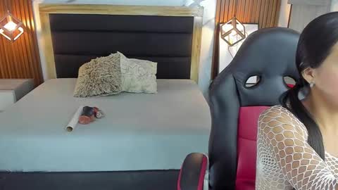 Snapshot of samanthabenet chatting on 11/19/25, 11:54 online show from 11/19/25, 11:54