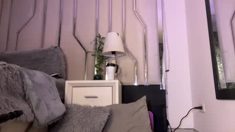 Snapshot of samanthabernardo_ chatting on 06/14/26, 05:42 Samantha Bernardo online show from 06/14/26, 05:42