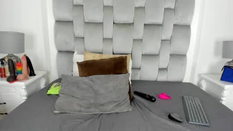 Samantha online show from 01/03/25, 03:38