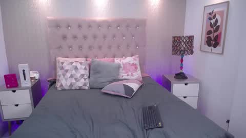 Samantha online show from 11/23/25, 05:07