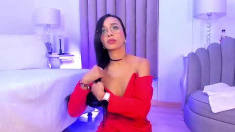 Samantha online show from 12/24/24, 09:33
