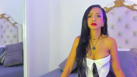 Snapshot of samanthaferrer_ chatting on 11/23/25, 12:05 Samantha online show from 11/23/25, 12:05