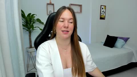 Samantha samy online show from 03/01/25, 01:43