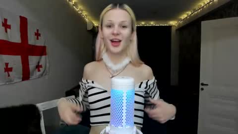 Snapshot of samanthamiasnik1 chatting on 01/05/25, 04:48 Samantha online show from 01/05/25, 04:48