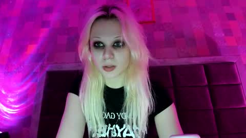 Snapshot of samanthamiasnik1 chatting on 10/27/25, 01:42 Samantha online show from 10/27/25, 01:42