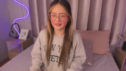 Alejandra  online show from 10/28/25, 12:41