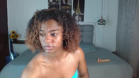 Snapshot of samara_roxx chatting on 10/27/25, 02:15 samara_roxx online show from 10/27/25, 02:15