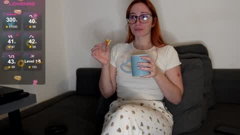 Snapshot of samarafromthewell chatting on 01/11/25, 09:25 Samara From The Well online show from 01/11/25, 09:25