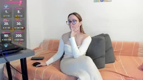 Snapshot of samarafromthewell chatting on 11/05/25, 12:10 Samara From The Well online show from 11/05/25, 12:10