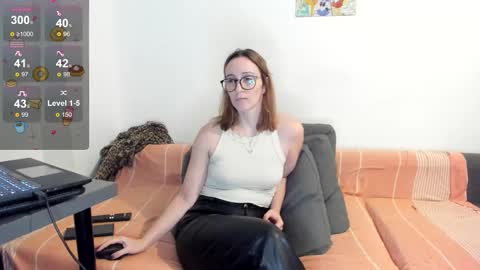 Snapshot of samarafromthewell chatting on 11/18/25, 04:33 Samara From The Well online show from 11/18/25, 04:33