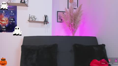 Snapshot of samarahanss chatting on 10/21/25, 11:00 samara online show from 10/21/25, 11:00