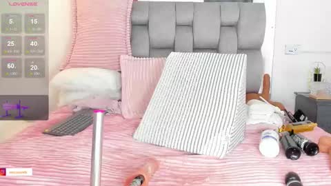 Snapshot of samarawells_ chatting on 09/22/25, 09:28 Samara Wells online show from 09/22/25, 09:28