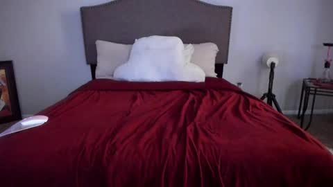 Yaya online show from 10/13/25, 06:02