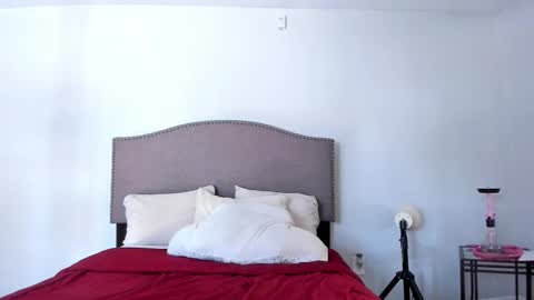 Yaya online show from 10/13/25, 08:09