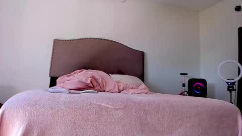 Yaya online show from 11/03/25, 06:31