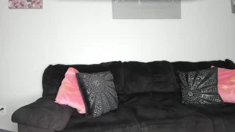 Yaya online show from 06/10/26, 01:50