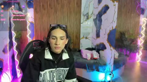 Snapshot of samcielo_tay chatting on 05/28/26, 02:42 sam online show from 05/28/26, 02:42