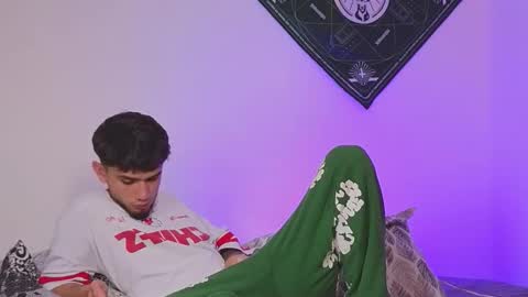 Snapshot of samevansx chatting on 10/17/25, 02:19 samevansx online show from 10/17/25, 02:19