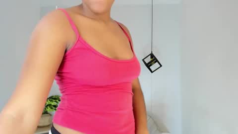 Snapshot of samie_mury chatting on 10/19/25, 03:40 Samie Mury  online show from 10/19/25, 03:40
