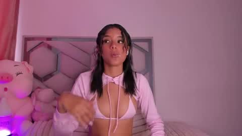 samirose_ online show from 06/19/26, 10:13