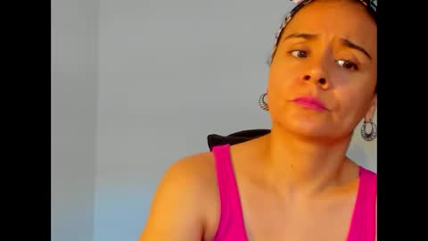 Snapshot of samm_hoti chatting on 09/17/25, 09:16 sam online show from 09/17/25, 09:16