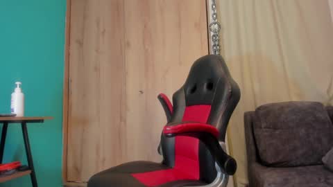 Snapshot of sammy_and_mike_ls chatting on 01/08/25, 08:18 Sophie y Mark online show from 01/08/25, 08:18