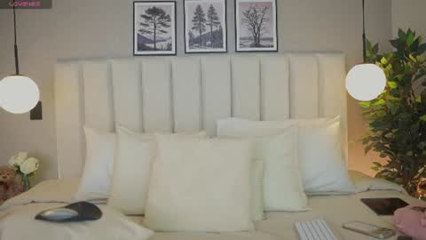 Snapshot of sammy_hamilton chatting on 06/19/26, 02:05 Ana online show from 06/19/26, 02:05