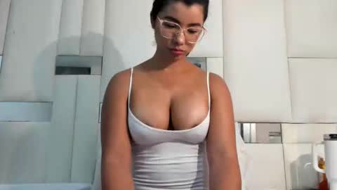 Snapshot of sammy_prince chatting on 11/28/25, 02:14 sammy online show from 11/28/25, 02:14