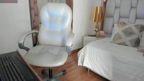 Snapshot of sammy_rios chatting on 10/17/25, 05:37 Sammy online show from 10/17/25, 05:37