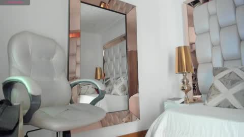 Snapshot of sammy_rios chatting on 10/24/25, 06:15 Sammy online show from 10/24/25, 06:15