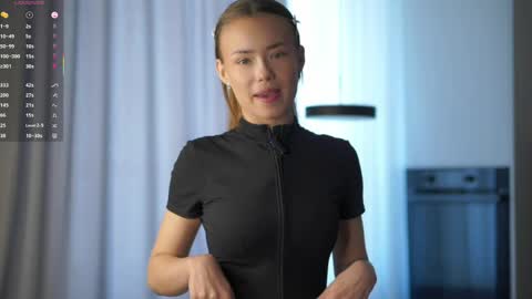 Vivienne online show from 05/31/26, 02:53