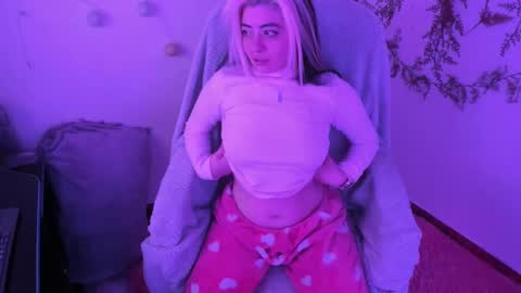   online show from 01/05/25, 01:47