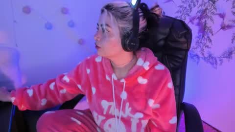   online show from 02/06/25, 04:21